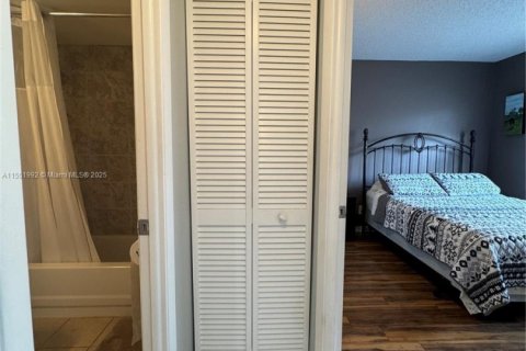 Condo in Sunrise, Florida, 2 bedrooms  № 1762720 - photo 20