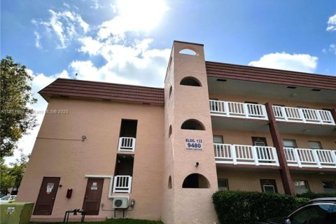 Condo in Sunrise, Florida, 2 bedrooms  № 1762720 - photo 4