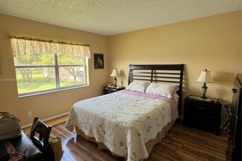 Condo in Sunrise, Florida, 2 bedrooms  № 1762720 - photo 24