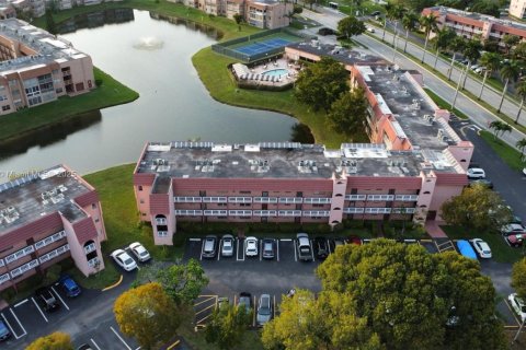 Condo in Sunrise, Florida, 2 bedrooms  № 1762720 - photo 3