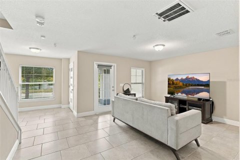 Touwnhouse à vendre à Orlando, Floride: 3 chambres, 212 m2 № 2411441 - photo 12