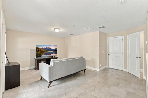 Touwnhouse à vendre à Orlando, Floride: 3 chambres, 212 m2 № 2411441 - photo 9