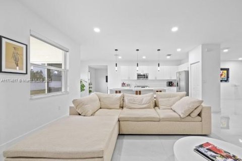 House in Homestead, Florida 4 bedrooms, 246.56 sq.m. № 1705923 - photo 6