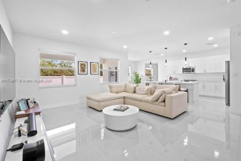 House in Homestead, Florida 4 bedrooms, 246.56 sq.m. № 1705923 - photo 7
