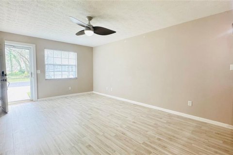 Casa en alquiler en Brandon, Florida, 2 dormitorios, 80.82 m2 № 1899899 - foto 7