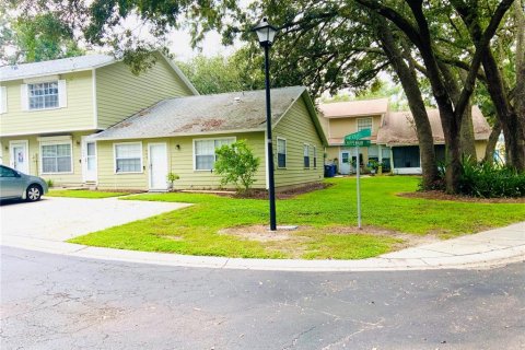 Casa en alquiler en Brandon, Florida, 2 dormitorios, 80.82 m2 № 1899899 - foto 1