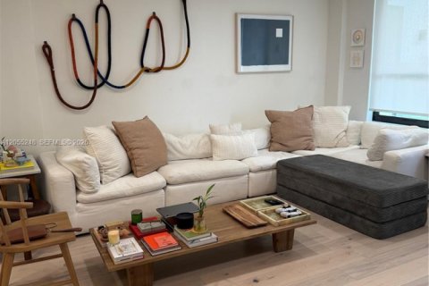 Condo in Bal Harbour, Florida, 2 bedrooms  № 2264940 - photo 10
