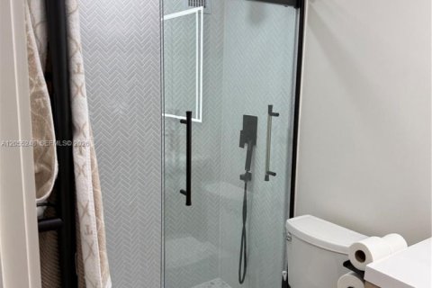 Condo in Bal Harbour, Florida, 2 bedrooms  № 2264940 - photo 18