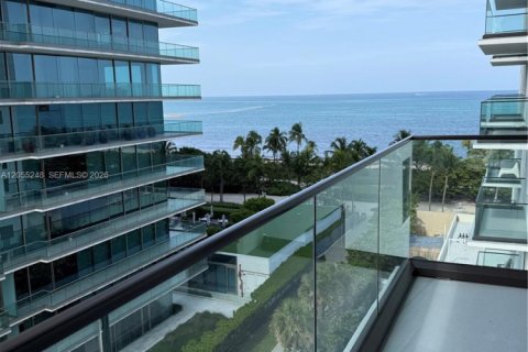 Condo in Bal Harbour, Florida, 2 bedrooms  № 2264940 - photo 3
