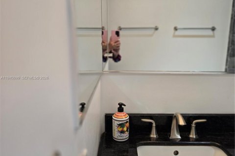 Condo in Fort Lauderdale, Florida, 1 bedroom  № 2003820 - photo 26