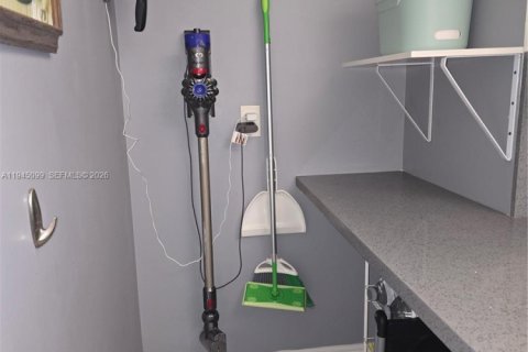 Condo in Fort Lauderdale, Florida, 1 bedroom  № 2003820 - photo 14