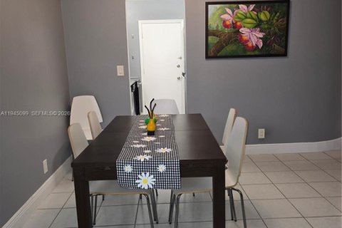 Condo in Fort Lauderdale, Florida, 1 bedroom  № 2003820 - photo 9