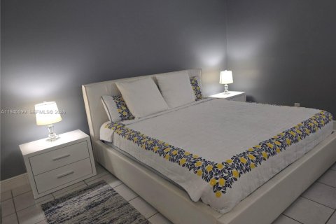 Condo in Fort Lauderdale, Florida, 1 bedroom  № 2003820 - photo 4