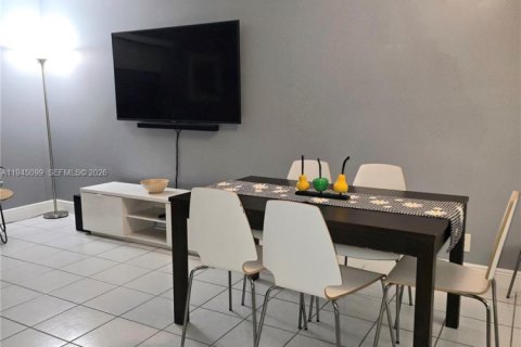 Condo in Fort Lauderdale, Florida, 1 bedroom  № 2003820 - photo 11