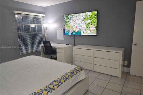 Condo in Fort Lauderdale, Florida, 1 bedroom  № 2003820 - photo 5
