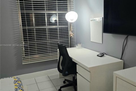 Condo in Fort Lauderdale, Florida, 1 bedroom  № 2003820 - photo 7