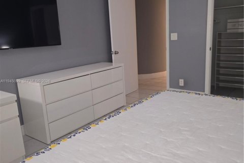 Condo in Fort Lauderdale, Florida, 1 bedroom  № 2003820 - photo 6
