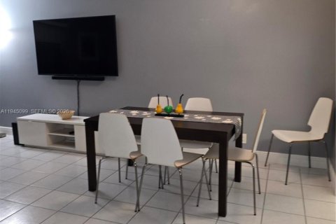 Condo in Fort Lauderdale, Florida, 1 bedroom  № 2003820 - photo 8