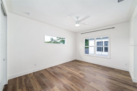 Casa en venta en Orlando, Florida, 3 dormitorios, 217.02 m2 № 1784606 - foto 21