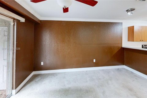 Condominio en venta en Opa-locka, Florida, 3 dormitorios № 2066863 - foto 18