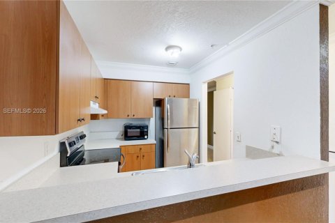 Condominio en venta en Opa-locka, Florida, 3 dormitorios № 2066863 - foto 14