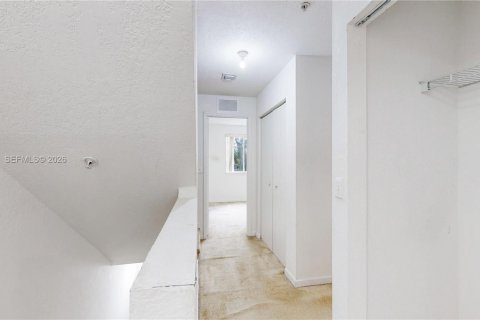 Condominio en venta en Opa-locka, Florida, 3 dormitorios № 2066863 - foto 25
