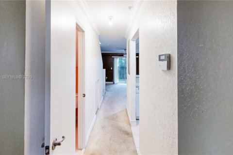 Condominio en venta en Opa-locka, Florida, 3 dormitorios № 2066863 - foto 9