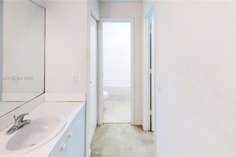 Condominio en venta en Opa-locka, Florida, 3 dormitorios № 2066863 - foto 27