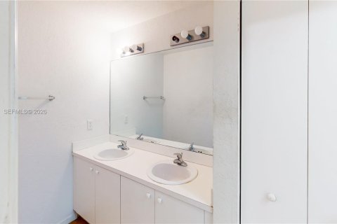 Condominio en venta en Opa-locka, Florida, 3 dormitorios № 2066863 - foto 26