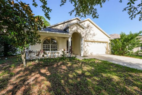 Villa ou maison à vendre à Tampa, Floride: 4 chambres, 178.65 m2 № 2329976 - photo 2