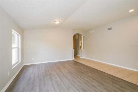 Villa ou maison à vendre à Tampa, Floride: 4 chambres, 178.65 m2 № 2329976 - photo 5