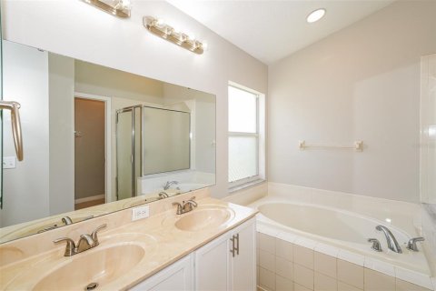 Villa ou maison à vendre à Tampa, Floride: 4 chambres, 178.65 m2 № 2329976 - photo 13
