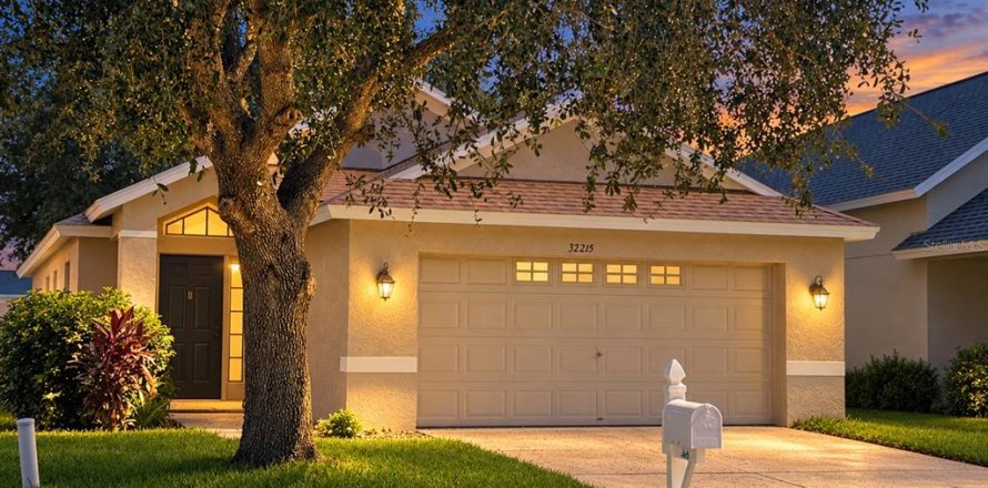 Villa ou maison à Wesley Chapel, Floride 3 chambres, 118.17 m2 № 2425958