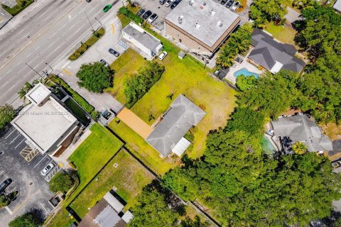 Commercial property in Dania Beach, Florida № 1756778 - photo 4