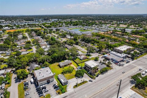 Commercial property in Dania Beach, Florida № 1756778 - photo 5