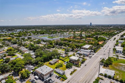 Commercial property in Dania Beach, Florida № 1756778 - photo 6