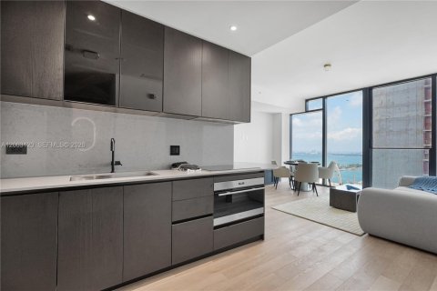 Condo in Miami, Florida, 2 bedrooms № 2170401 - photo 5