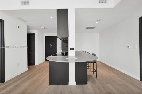 Condo in Miami, Florida, 2 bedrooms № 2170401 - photo 6
