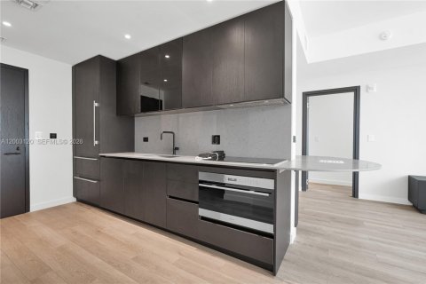 Condo in Miami, Florida, 2 bedrooms № 2170401 - photo 17