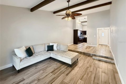 House in Orlando, Florida 2 bedrooms, 92.34 sq.m. № 2399315 - photo 4
