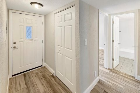 House in Orlando, Florida 2 bedrooms, 92.34 sq.m. № 2399315 - photo 6