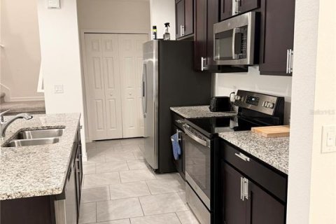 Condominio en alquiler en Kissimmee, Florida, 4 dormitorios, 173.54 m2 № 1662829 - foto 6