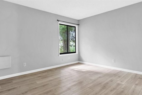 Adosado en alquiler en Tampa, Florida, 2 dormitorios, 99.59 m2 № 1901113 - foto 14
