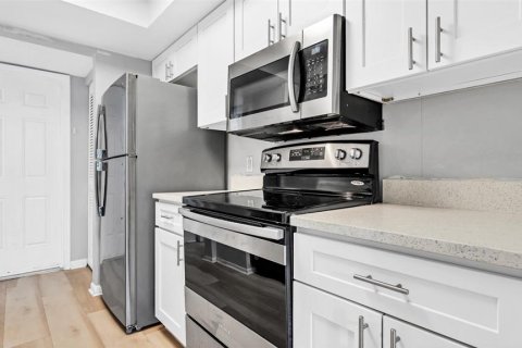 Adosado en alquiler en Tampa, Florida, 2 dormitorios, 99.59 m2 № 1901113 - foto 9
