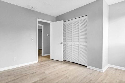 Adosado en alquiler en Tampa, Florida, 2 dormitorios, 99.59 m2 № 1901113 - foto 18