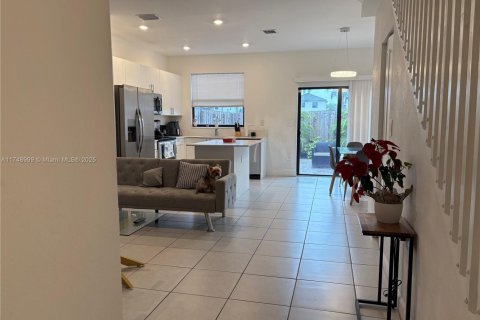 Townhouse in Homestead, Florida 3 bedrooms, 123.37 sq.m. № 1705654 - photo 5