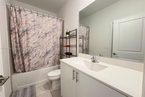 Townhouse in Homestead, Florida 3 bedrooms, 123.37 sq.m. № 1705654 - photo 14
