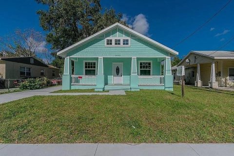 House in Tampa, Florida 3 bedrooms, 156.26 sq.m. № 1737414 - photo 1