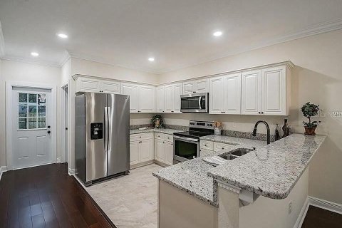 House in Tampa, Florida 3 bedrooms, 156.26 sq.m. № 1737414 - photo 10