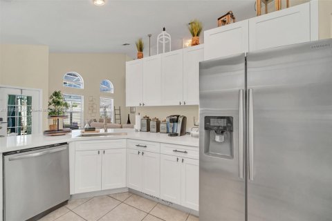Villa ou maison à vendre à Kissimmee, Floride: 4 chambres, 196.3 m2 № 1896899 - photo 14
